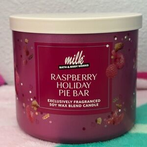 Bath & Body Works Raspberry Holiday Pie Bar 3 Wick Candle